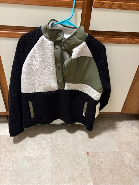 Jackets & Blazers - Women’s Sherpa Pullover Jacket in Black, White & Olive